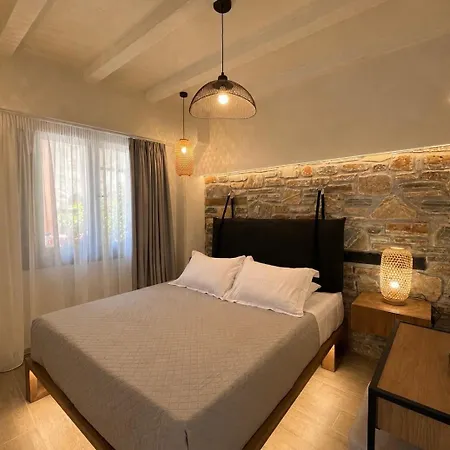 Terpou Stonehouse & Hotel 3*