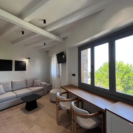 Hotel Terpou Stonehouse & 3*
