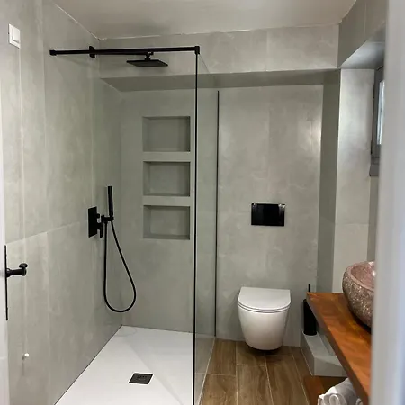 Hotel Terpou Stonehouse &